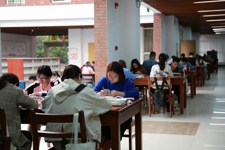 评职称专著出版：流程、要求与注意事项