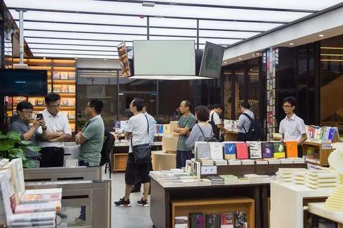 论文发表周期全揭秘：一稿多投还是专一定向？