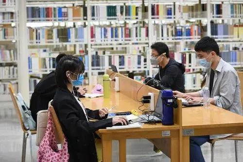 人文社会科学期刊杂志发表论文投稿：《学术界》，月刊