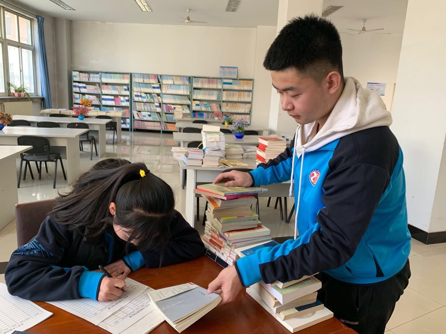 学术期刊杂志发表论文投稿：《中文学术前沿》，半年