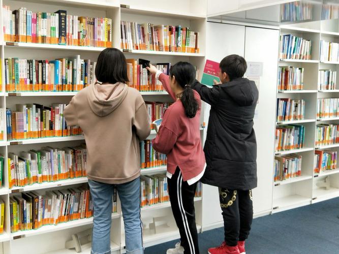 学术期刊杂志发表论文投稿：《澳中学术》，季刊