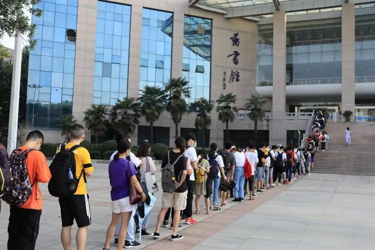 知识传播新途径：专著自费出版的步骤流程