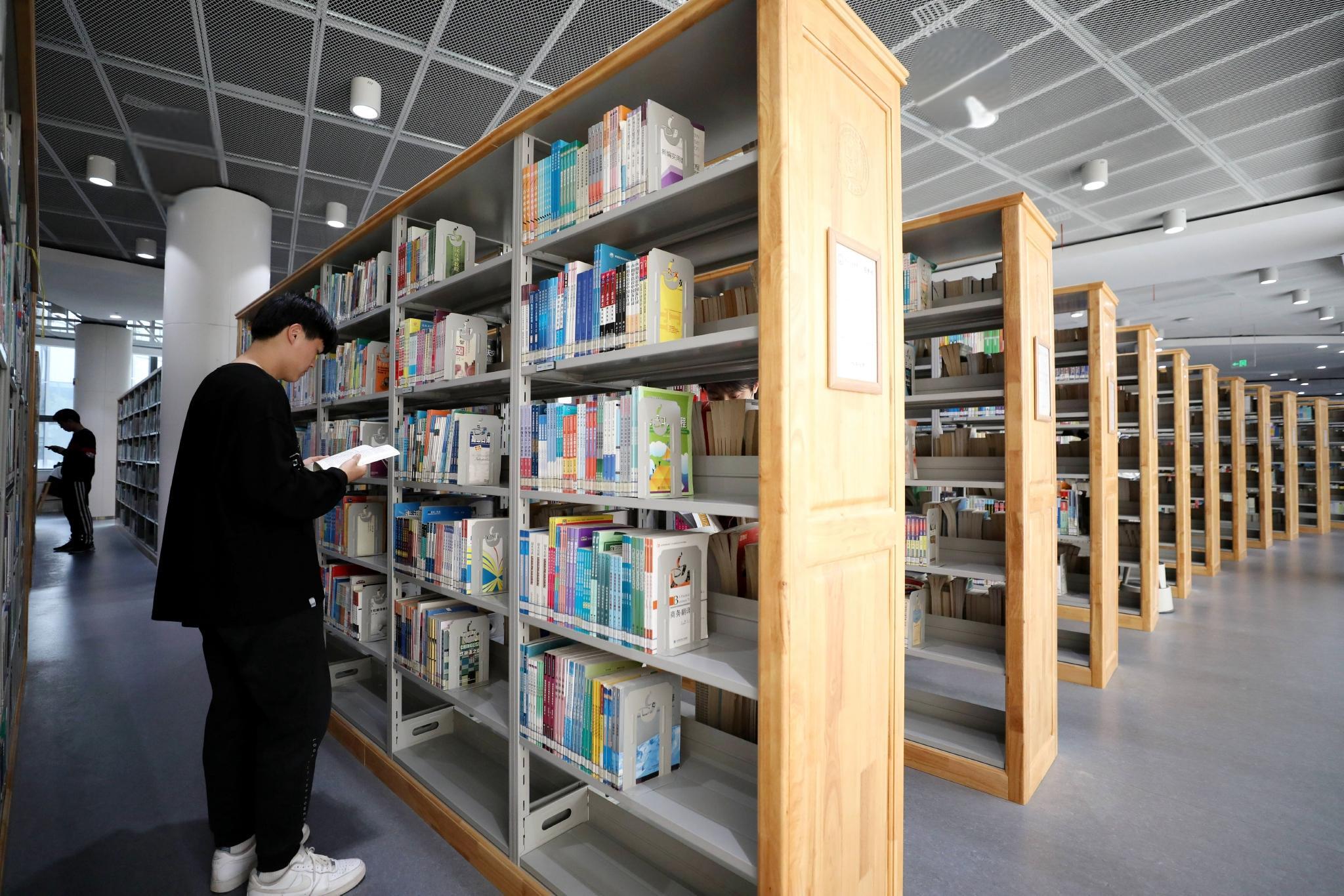 从独著到主编：探索学术出版中的创作者与编辑者身份