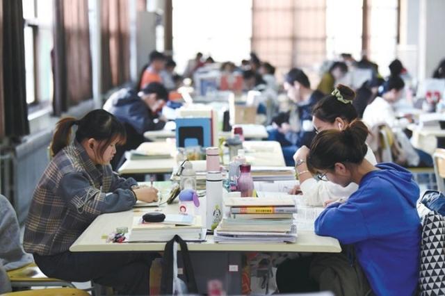 《电子商务》期刊杂志论文发表要求探秘：高标准背后的学术严谨