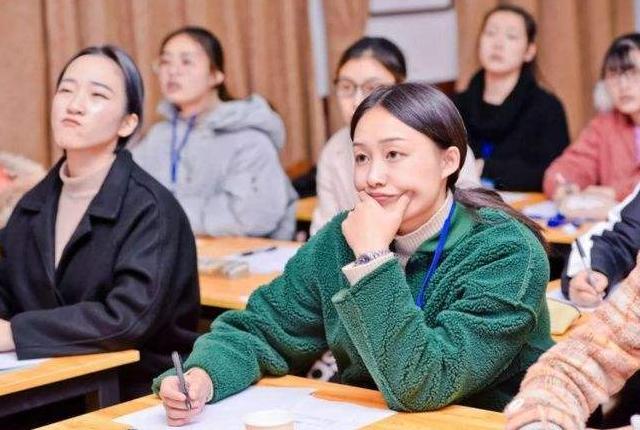 EI期刊论文投稿发表精选：探索顶尖学术杂志的奥秘