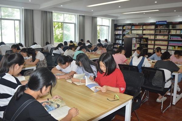 决策科技证券市场领导论坛《湖南经济》期刊
