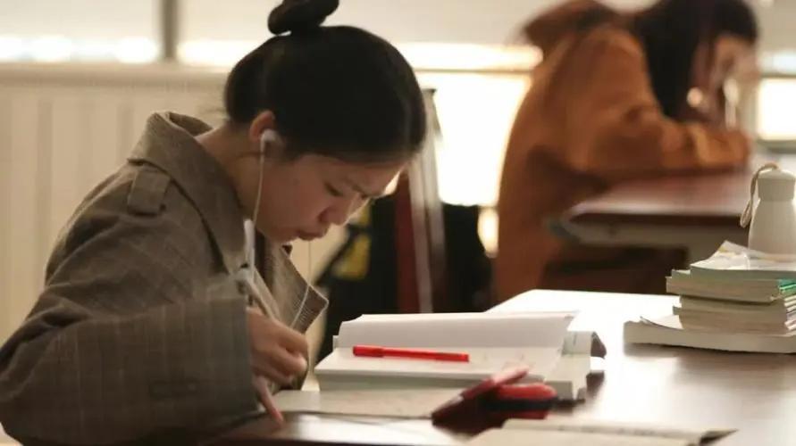 音乐美术影视舞台艺教作品赏析《艺术大观》