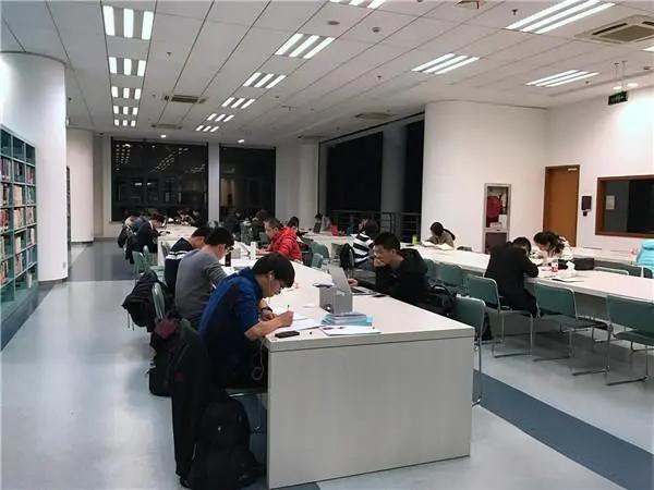 酒店旅游管理学术论文发表指南:精选期刊杂志征稿与高效投稿技巧