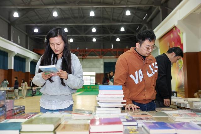 在校大学生论文写作与发表：查重技巧与投稿