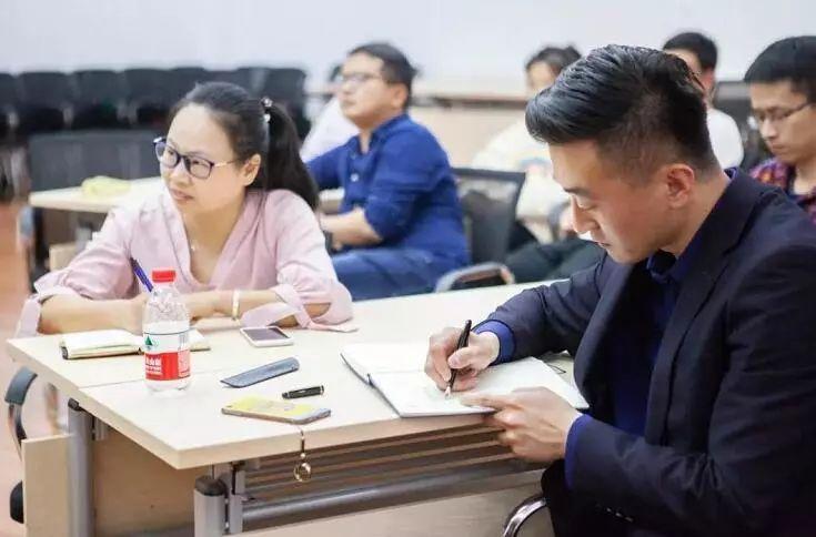 评职称论文发表秘籍：学术期刊杂志投稿流程