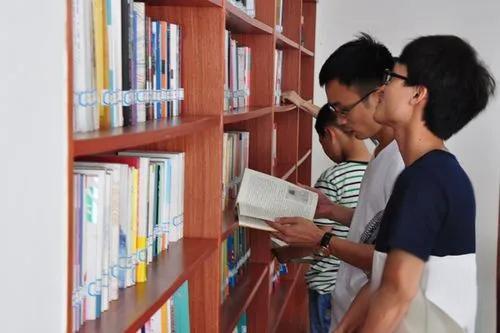 文物图书遗产艺术诗歌音乐阅读文学《岁月》