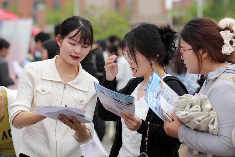 职称晋升路上的得力助手：学术专著字数要求与编著技巧