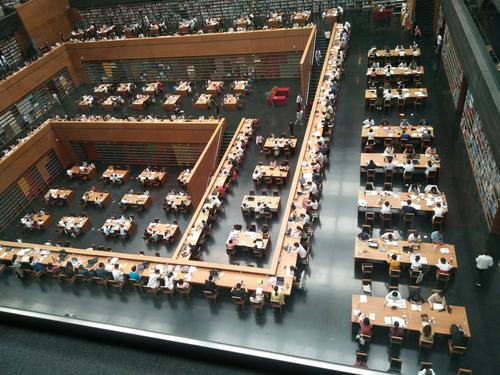 职称评定论文发表全攻略：投稿要求解析与期刊杂志选择智慧